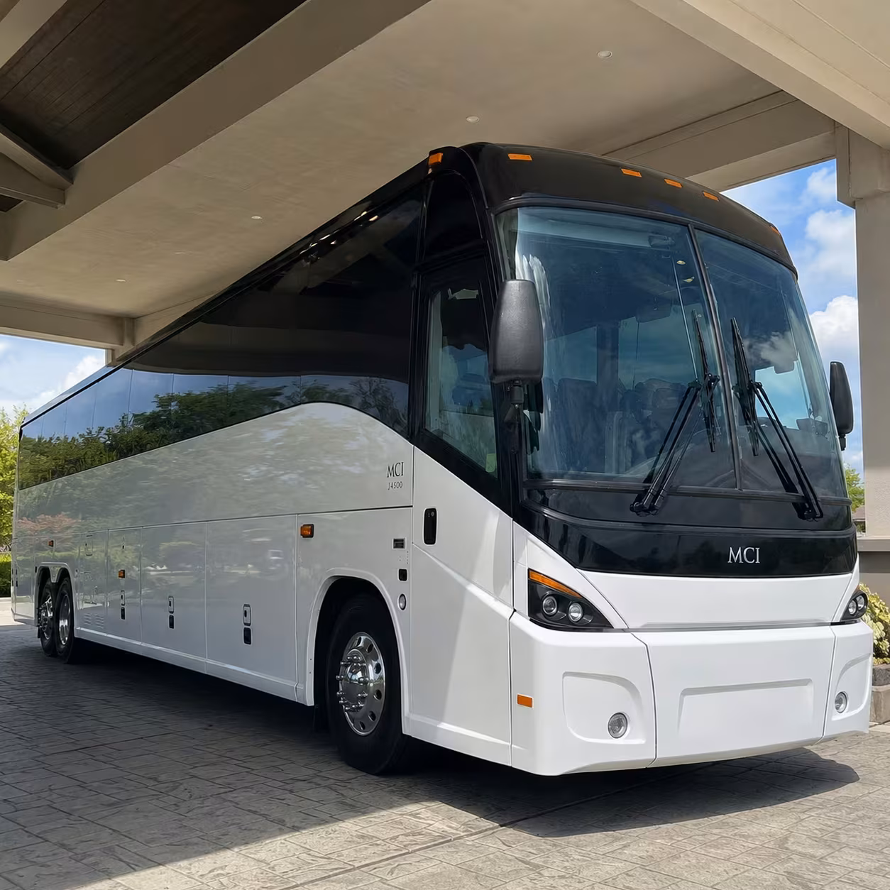 fort bragg contractor shuttle buses in fayetteville